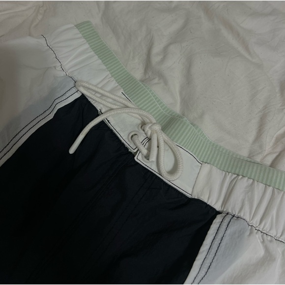 FREE PEOPLE movement shorts - Picture 11 of 16